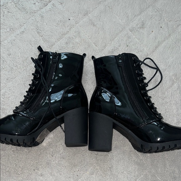 Black Patent Leather Lace-Up Boots - Picture 3 of 7